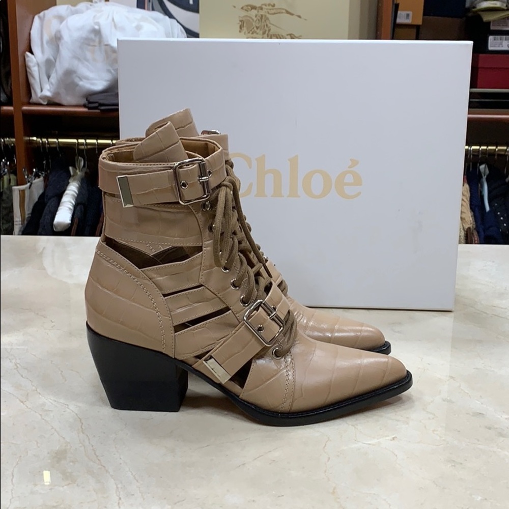 ❌❌SOLD❌❌CHLOE 60MM RYLEE LACE UP COMBAT BOOTS - Picture 3 of 8
